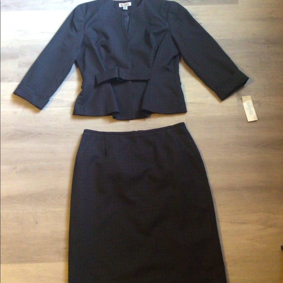 Dresses & Skirts - NWT Two-Piece Belted Grey Skirt Suit